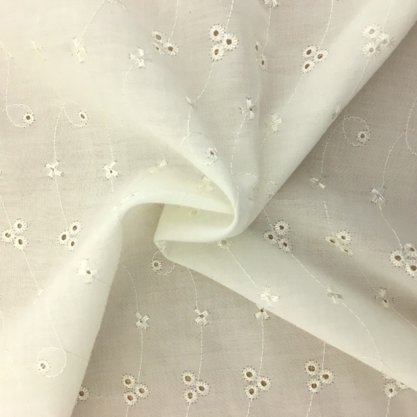 3 Hole Broderie Anglaise CREAM